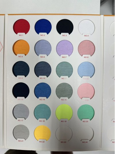 FS-JQ 高特綸記憶功能棉 幅寬:173cm 克重:140g 成份:100%聚酯纖維 快吸快乾、抗靜電、防紫外線、棉感效果 45度照